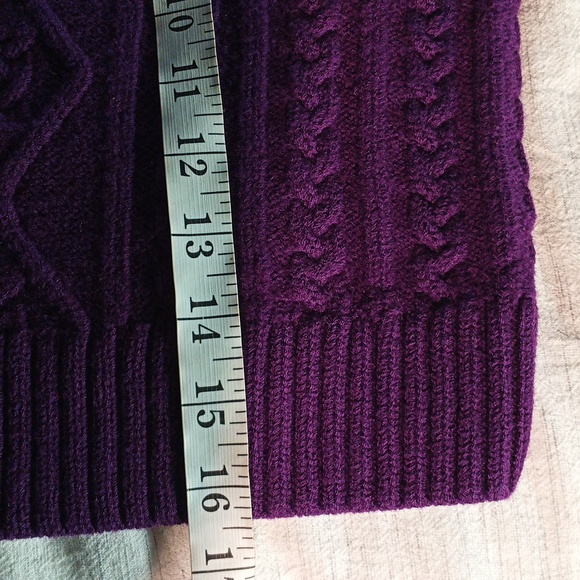 Vintage St. John Purple Cable Knit Cropped Cardigan Size Large - Picture 6 of 9